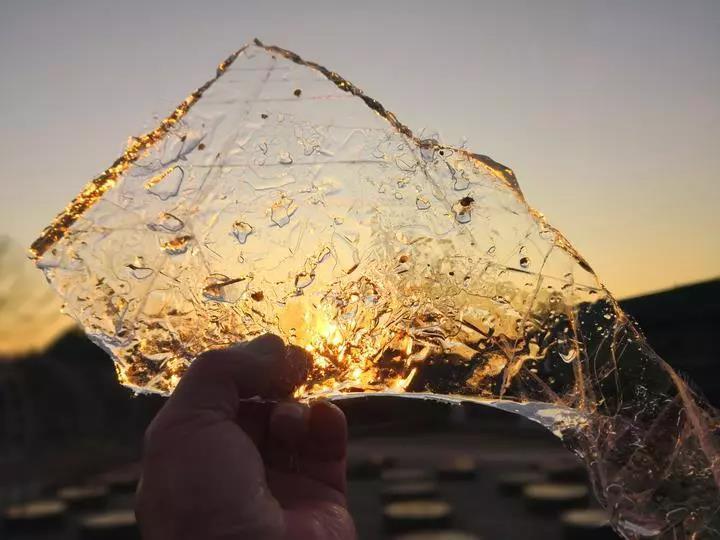 雪落心间，情感涌动