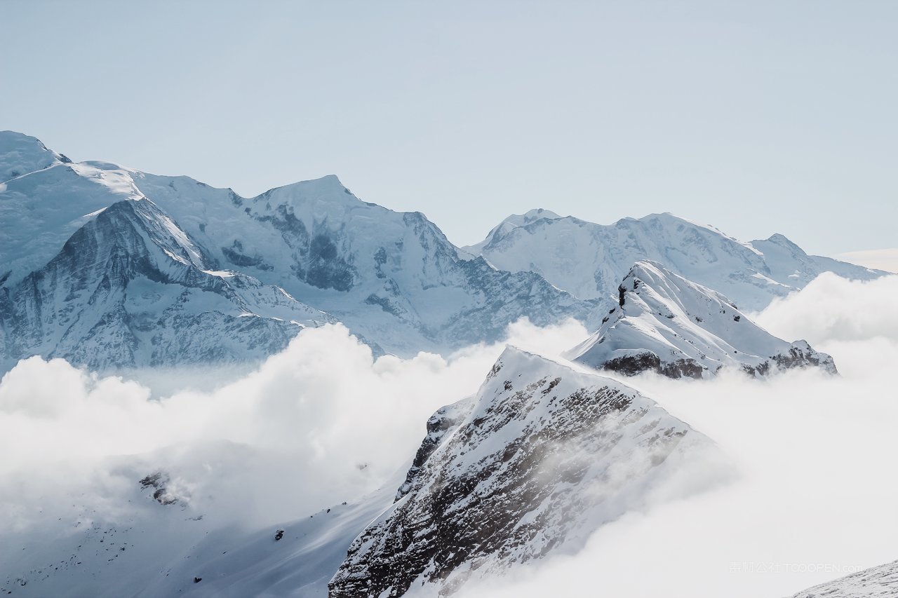 雪山壮丽，自然美景与心灵归宿的交融