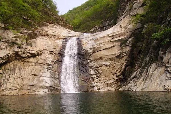 黑龙潭自然风景区，秘境探奇与生态之旅