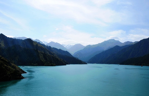 天山天池风景区，自然与文化交相辉映的绝美之境